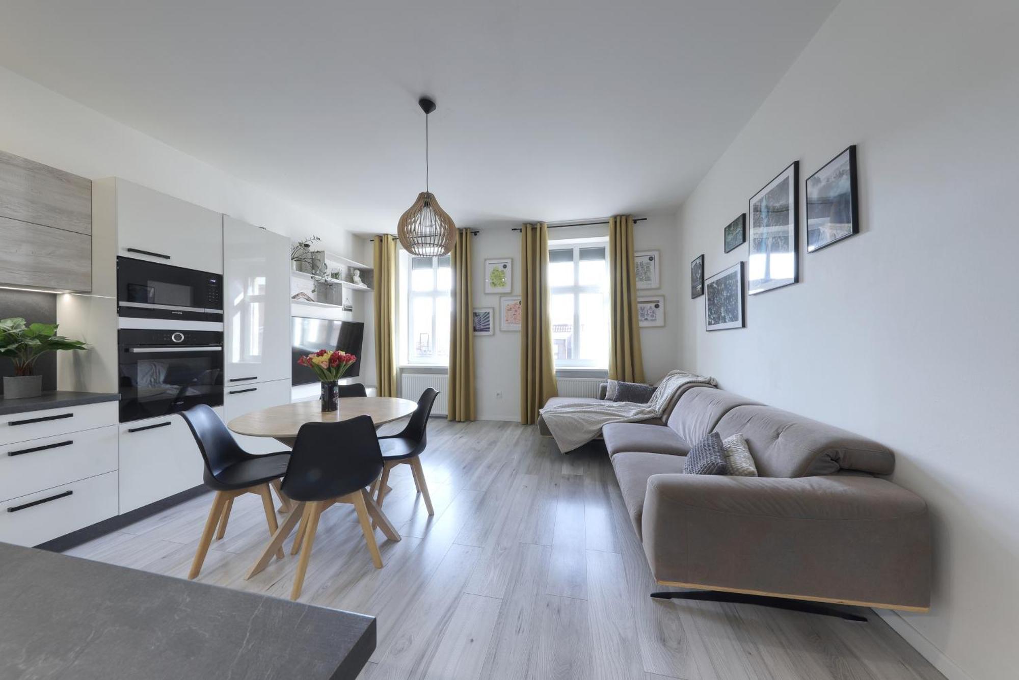 Lovely 2-Bedroom Apartment In Centre Of Μπρατισλάβα Εξωτερικό φωτογραφία