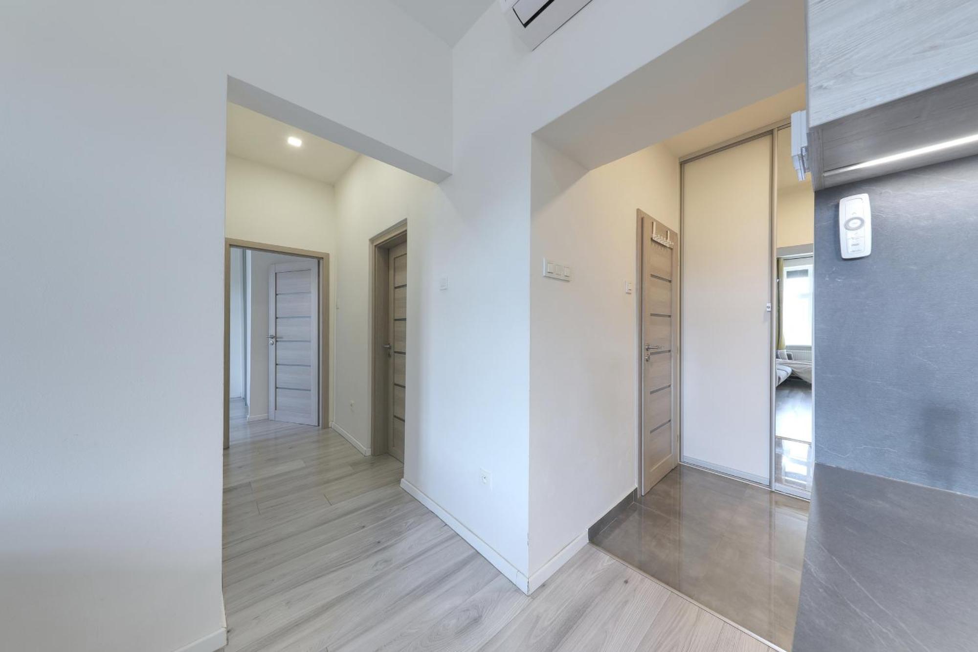 Lovely 2-Bedroom Apartment In Centre Of Μπρατισλάβα Εξωτερικό φωτογραφία