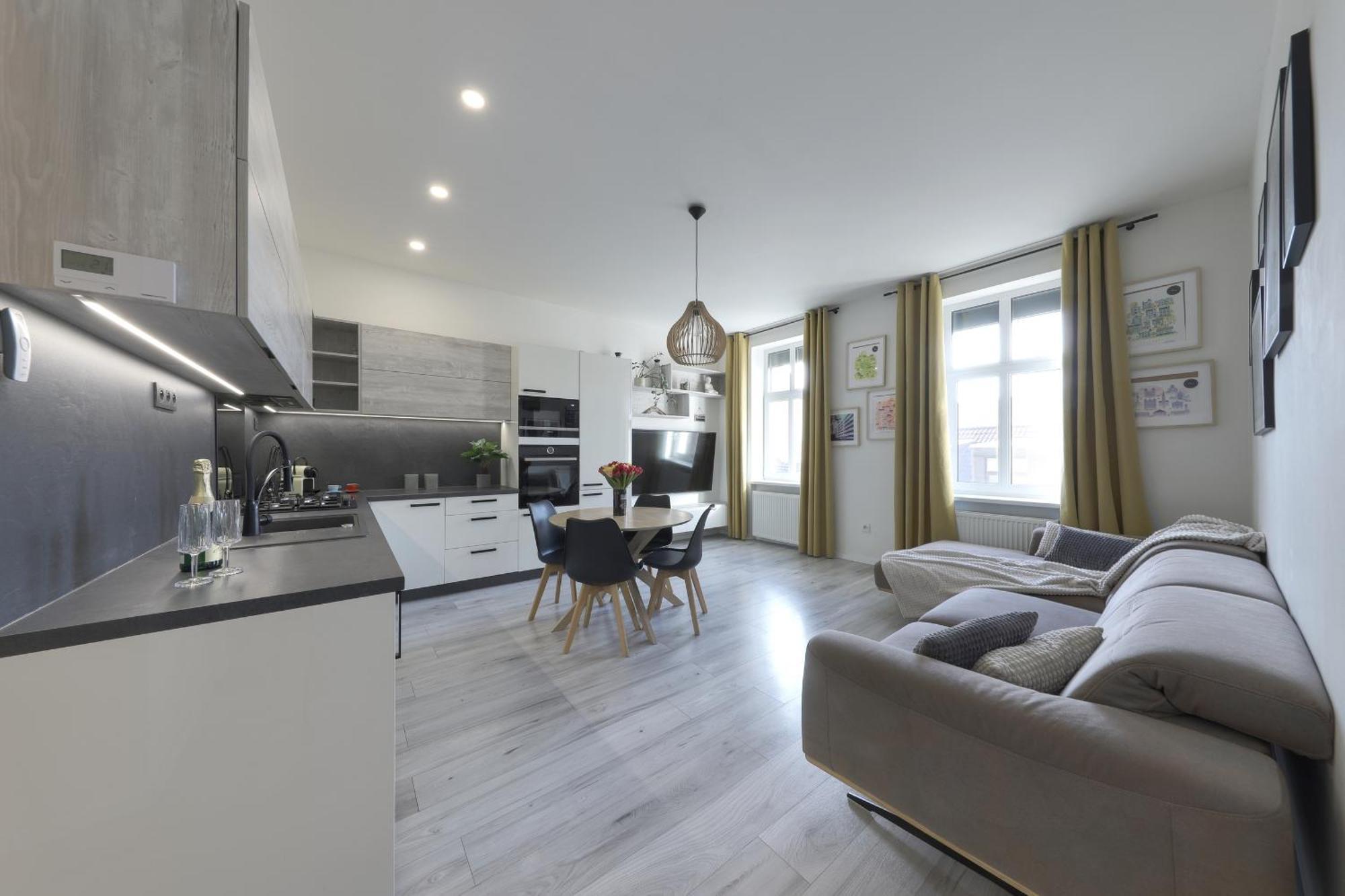 Lovely 2-Bedroom Apartment In Centre Of Μπρατισλάβα Εξωτερικό φωτογραφία